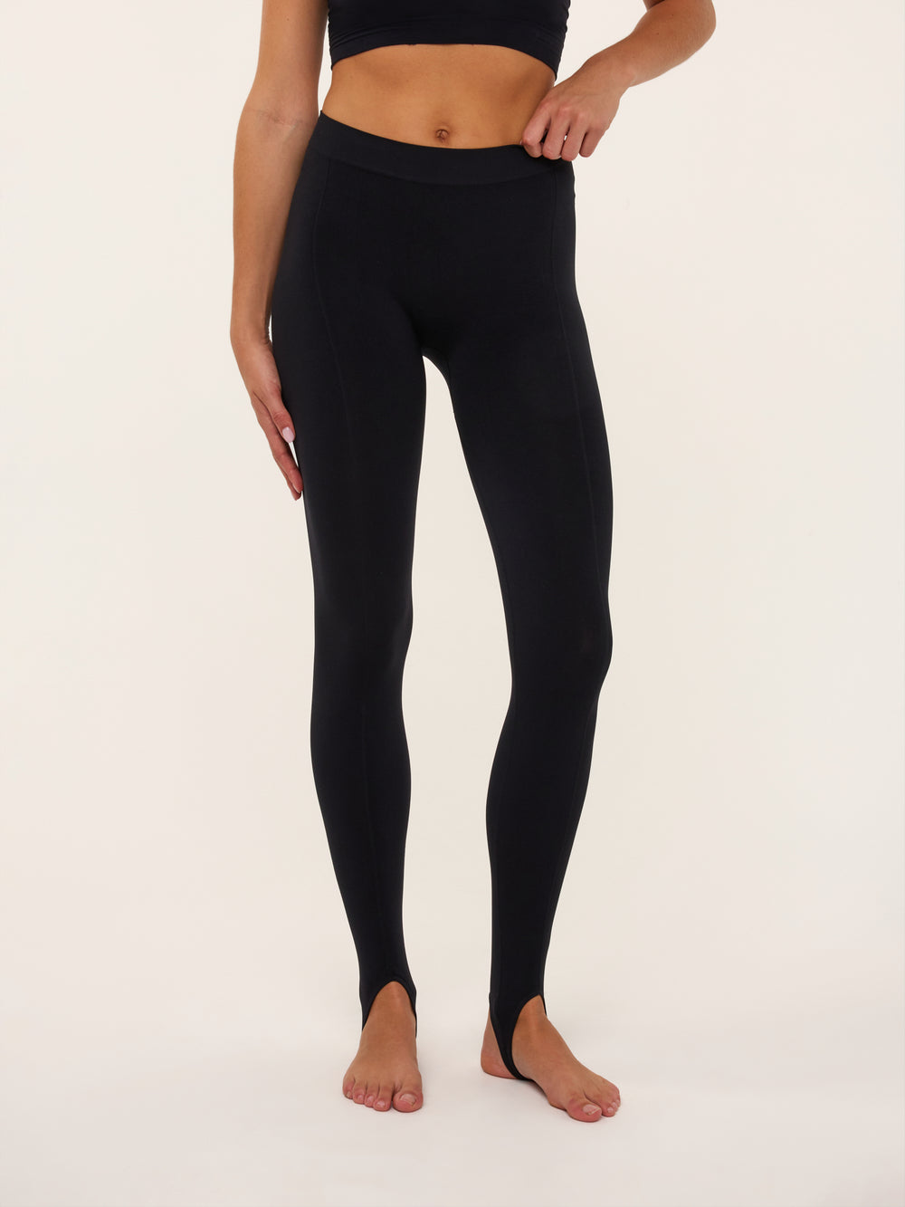 model_model is 175cm || draagt maat S/M