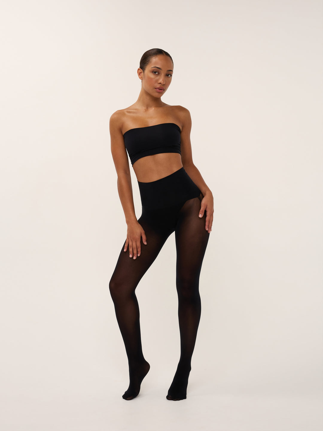 Zwarte dekkende panty met elegante uitstraling van So Tight